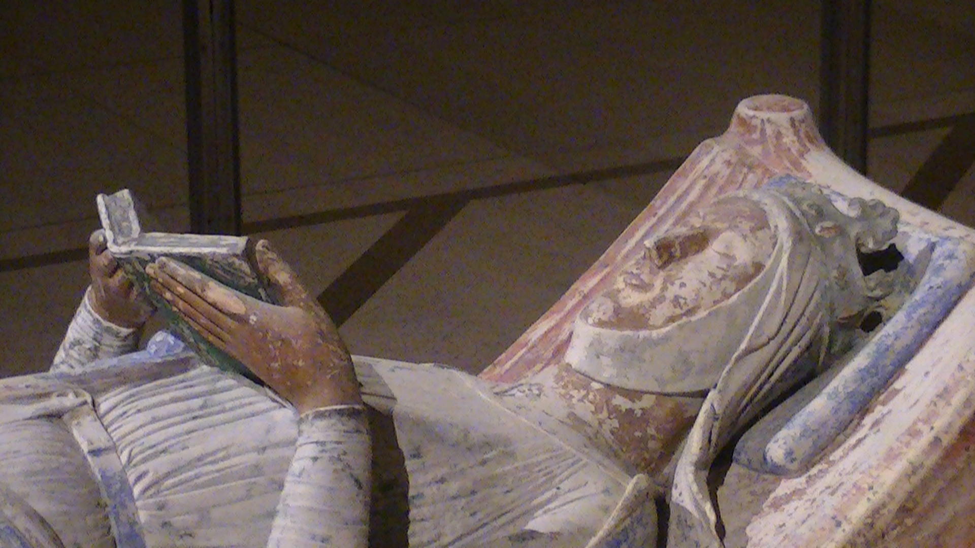 Eleanor of Aquitaine — tomb effigy, Fontevraud Abbey, early 13th century